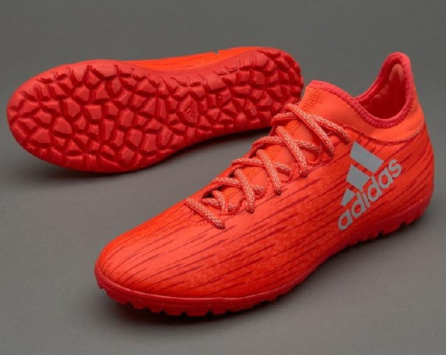 Cách chọn giày đá bóng Adidas chính hãng