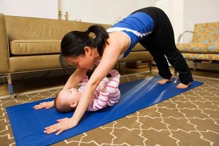 Bí quyết giảm cân sau sinh cùng em bé