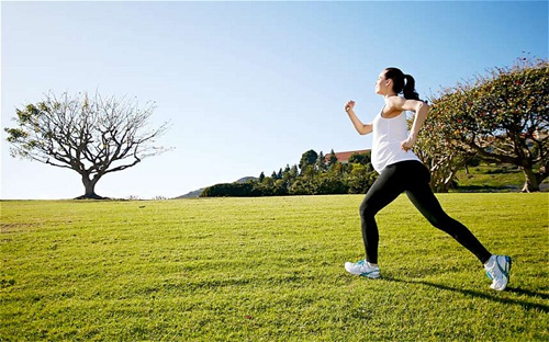 Bơi lội có phải là môn thể dục tốt cho bà bầu hay không ?